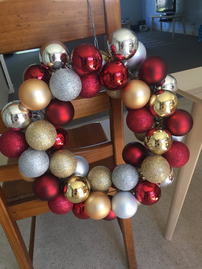 Christmas Bauble Wreath